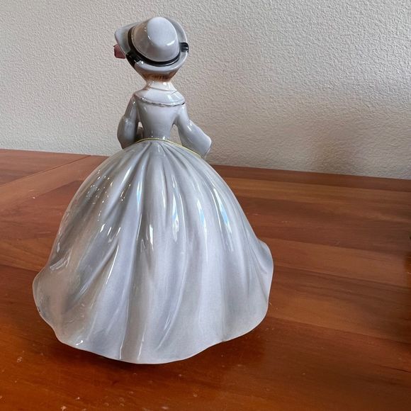 1980s Josef Originals "LUCY ANN" Southern Bell, Vintage 1980s Figurine - Picture 3 of 9